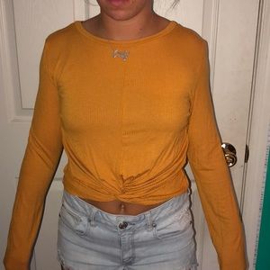Long sleeve crop